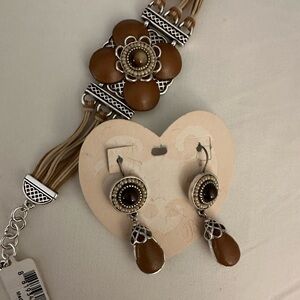 Brighton | Retired | Almondine | Set